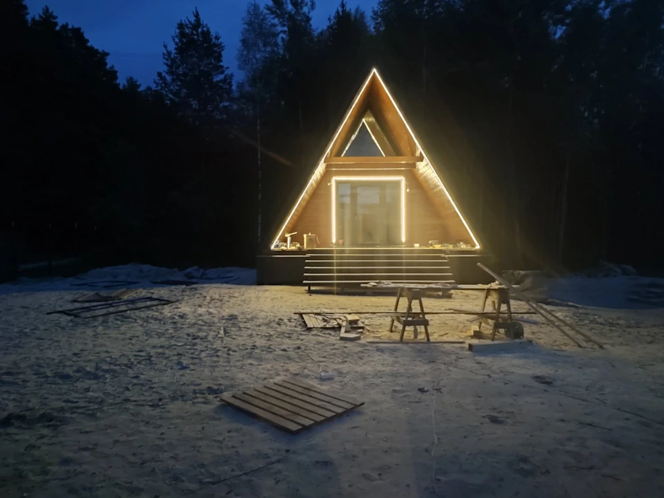 Строительство дома A-Frame завершено